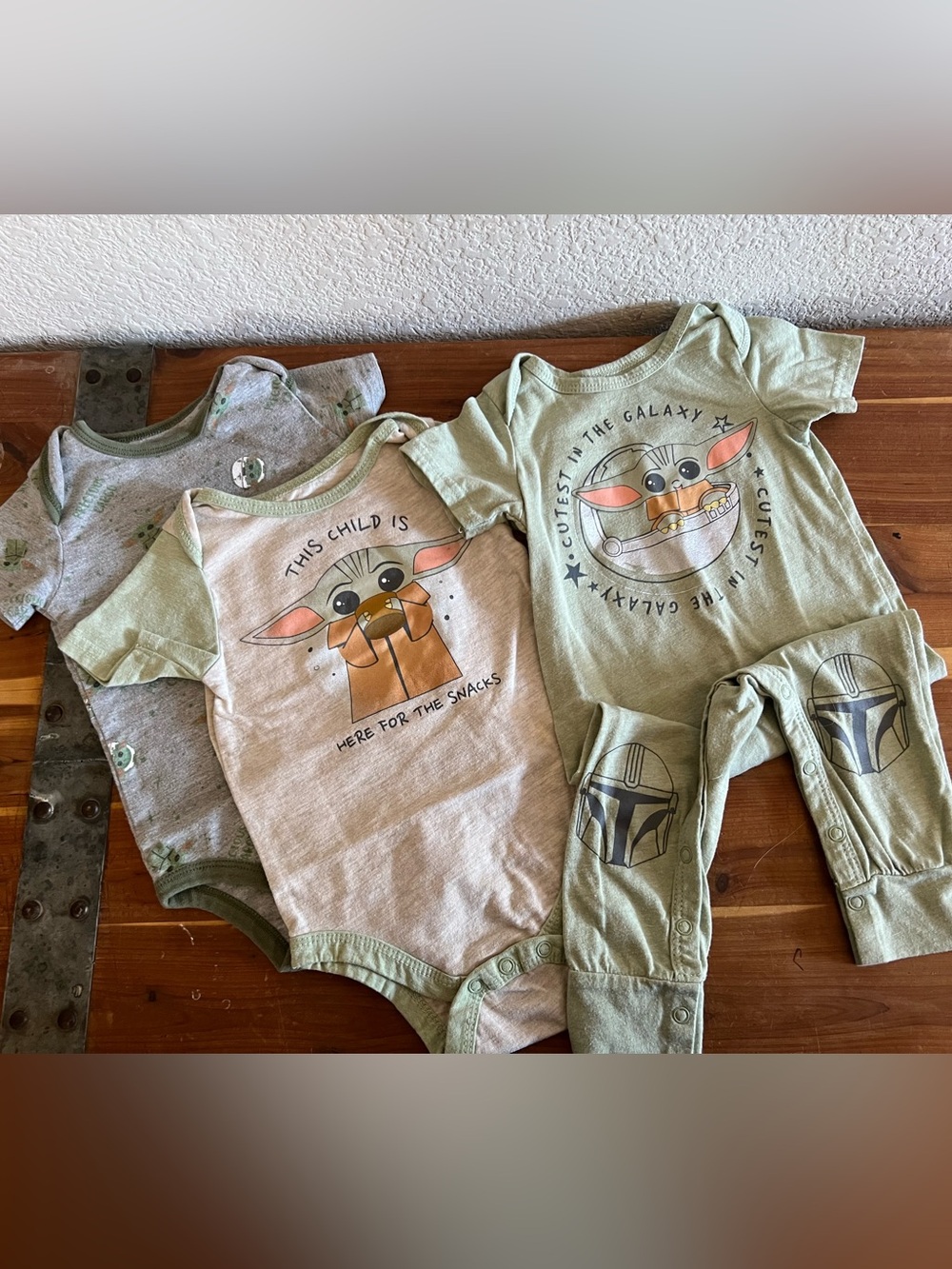 Star Wars Infant Onesie Set - Green, Cream & Gray Baby Grogu Graphics